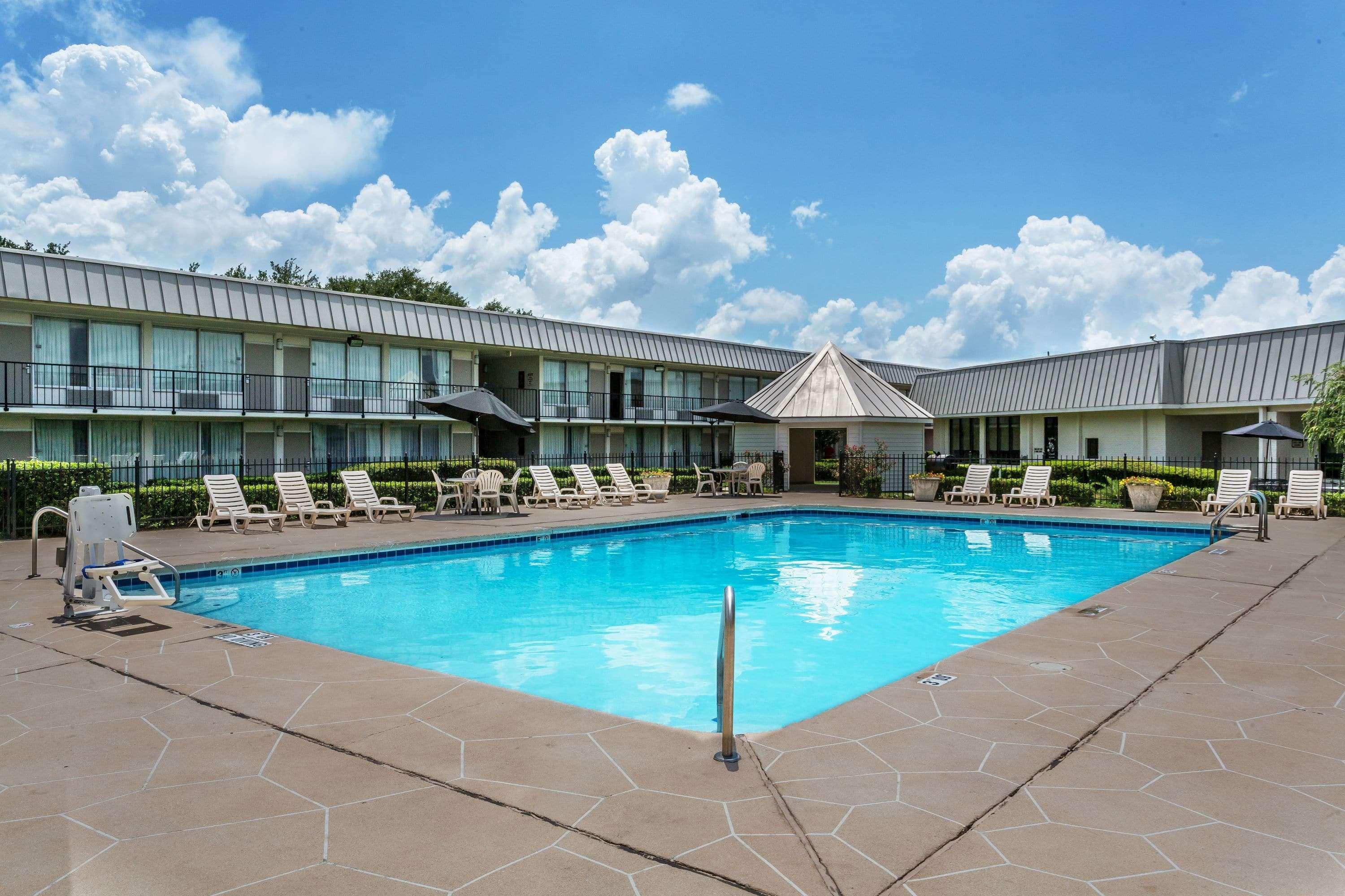 Ramada By Wyndham Houma Hotel Eksteriør billede